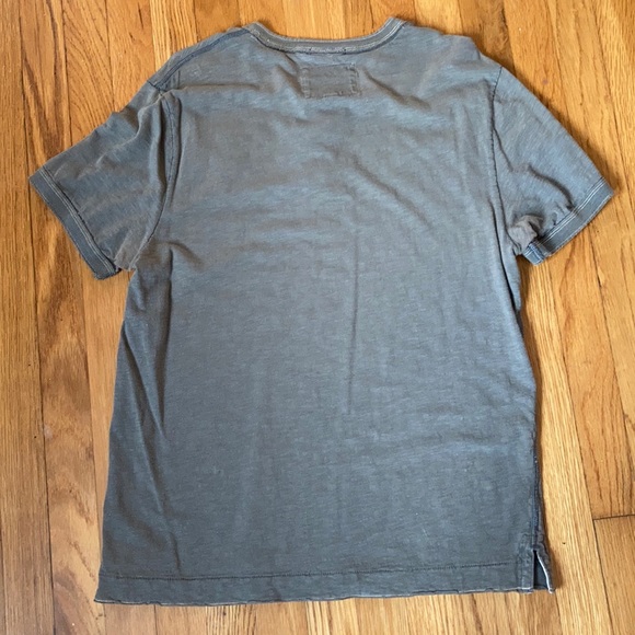 AEO two button t-shirt - Picture 6 of 7